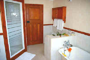 BATHROOM / WC
