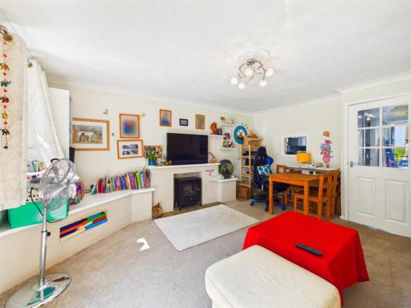 CAM03211G0-PR0171-STILL008.jpg