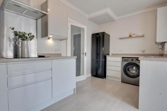 2 bed House to rent Image 5