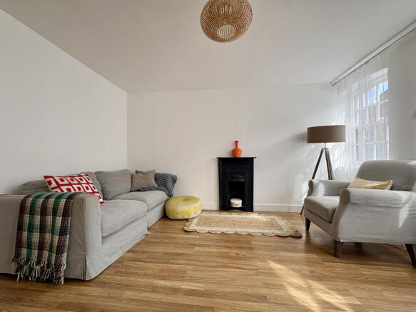 Lounge West Place