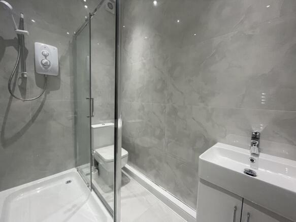 2 bed Apartment to rent Image 12