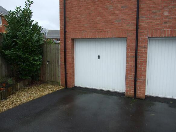 Garage & Parking
