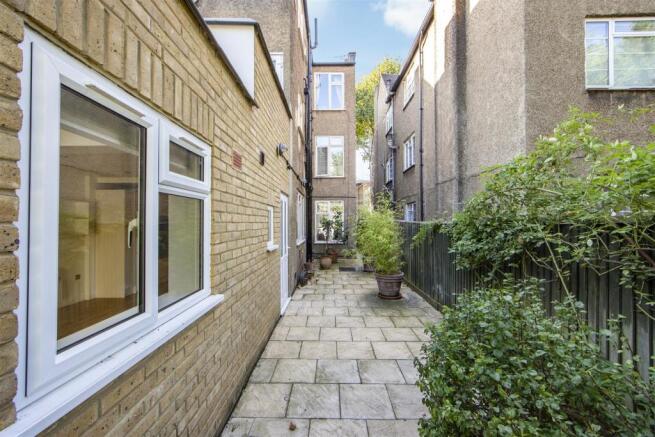 Thornton Avenue - Garden.jpg