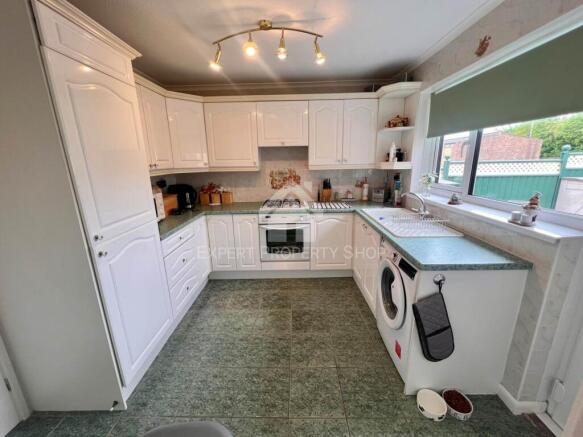 3 bed Town House for sale Image 10