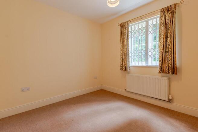2 bed Flat for sale Image 12
