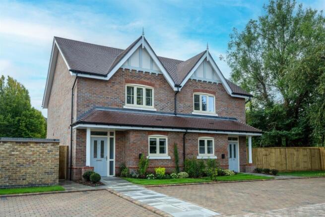 3-bed semi-detached on De Havilland Place, Maidenhead, £620,000
