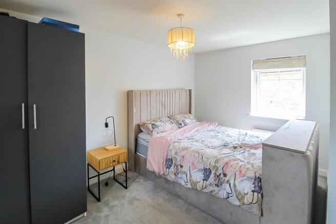 2 bed Town House for sale Image 5