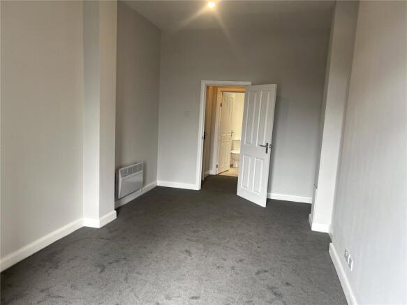 1 bed Apartment to rent Image 8