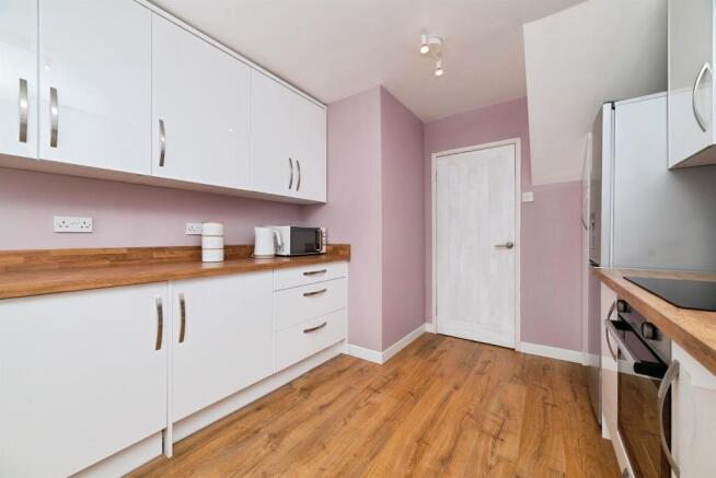 3 bed Terraced for sale Image 7