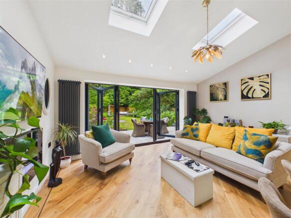 3 bed Semi-Detached for sale Image 7