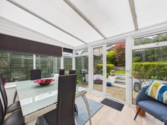 3 bed Town House for sale Image 9