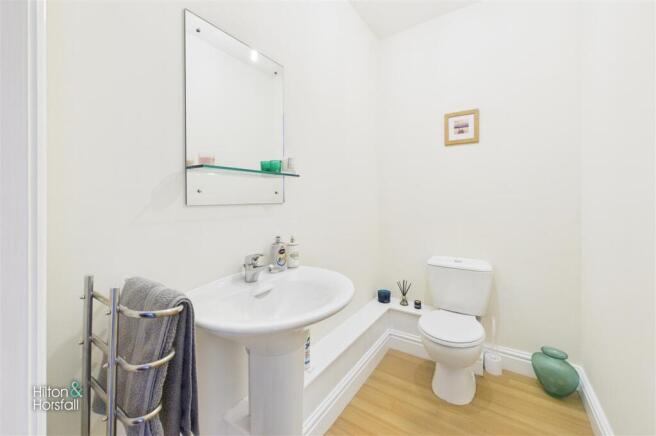 4 bed Detached for sale Image 9