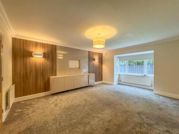 5 Hailwood Avenue (36).jpg