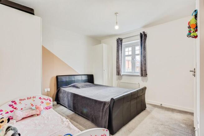 3 bed Semi-Detached for sale Image 11