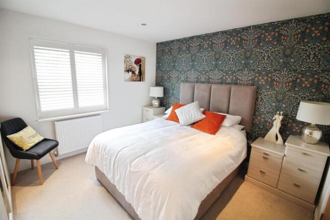 2 bed Flat for sale Image 6