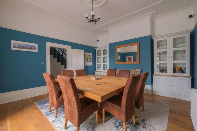 5 bed Terraced for sale Image 10