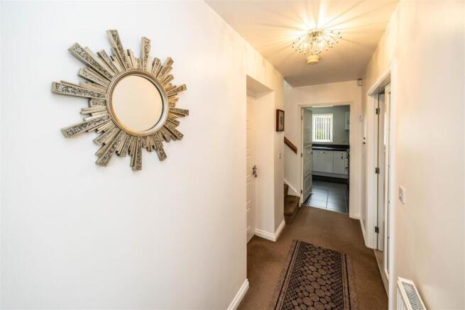 4 bed House for sale Image 7