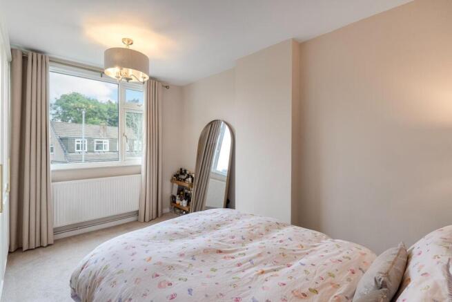 3 bed Semi-Detached for sale Image 8