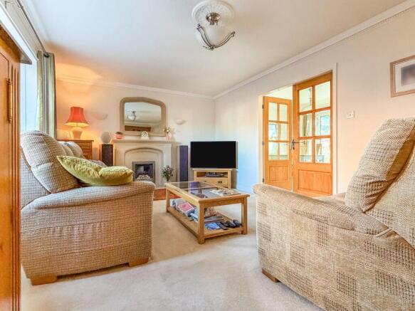 4 bed Detached for sale Image 5
