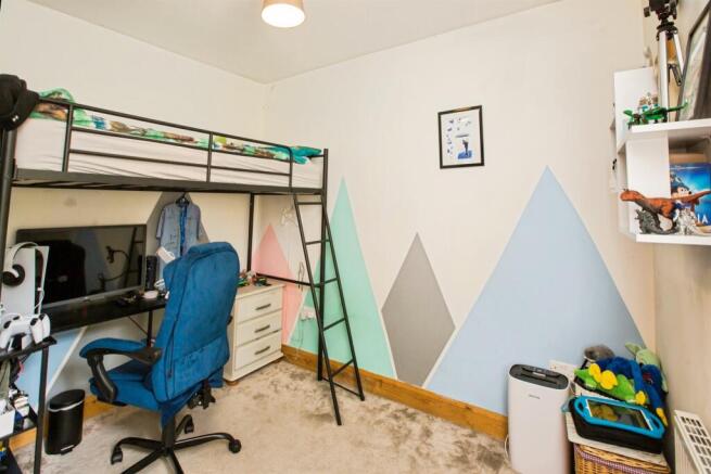 3 bed Terraced for sale Image 10