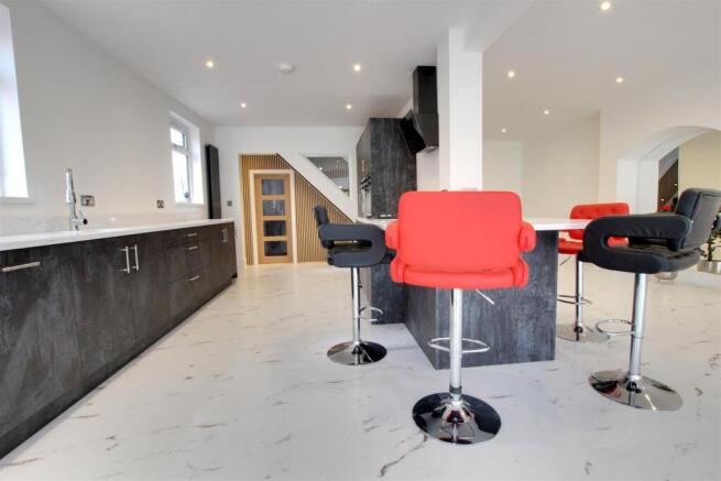 3 bed Semi-Detached for sale Image 10