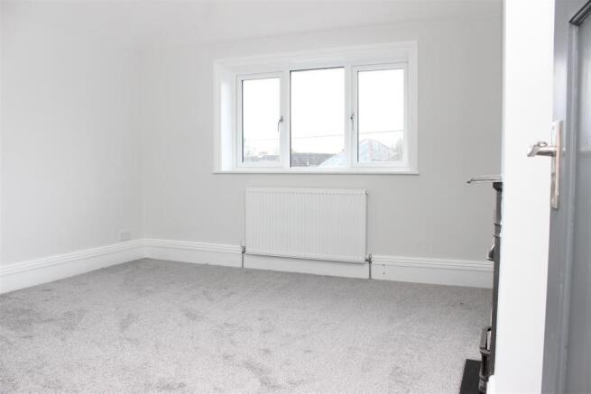 (28.12.2020) 24 Plomer Green Lane Bedroom 2.JPG