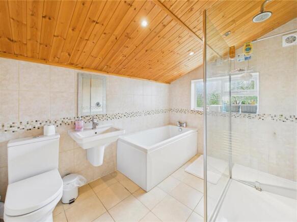 4 bed Cottage for sale Image 9