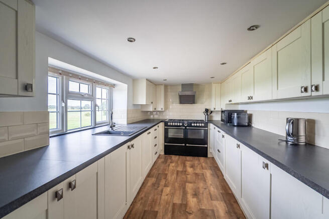 3 bed Cottage for sale Image 4