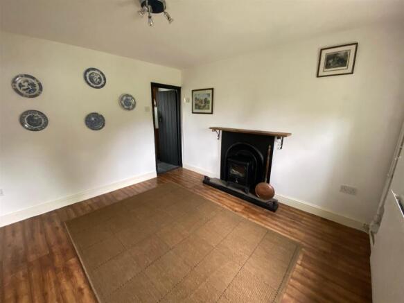 sitting room 1.jpg
