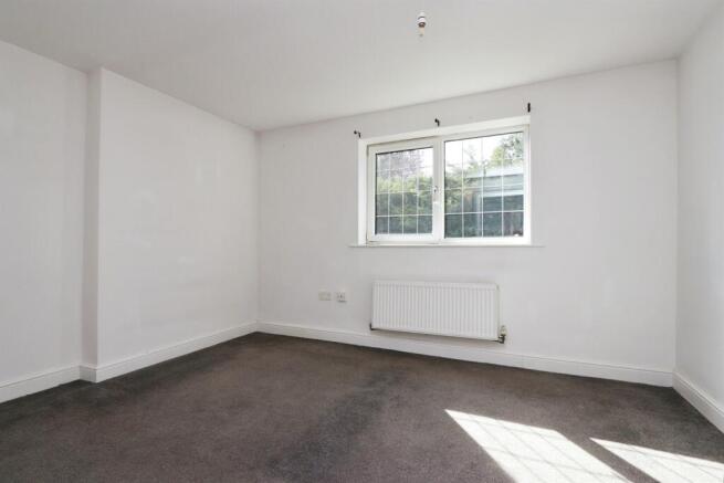 9 bed Apartment for sale Image 9