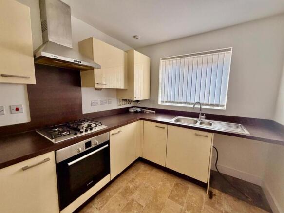 3 bed Terraced for sale Image 4