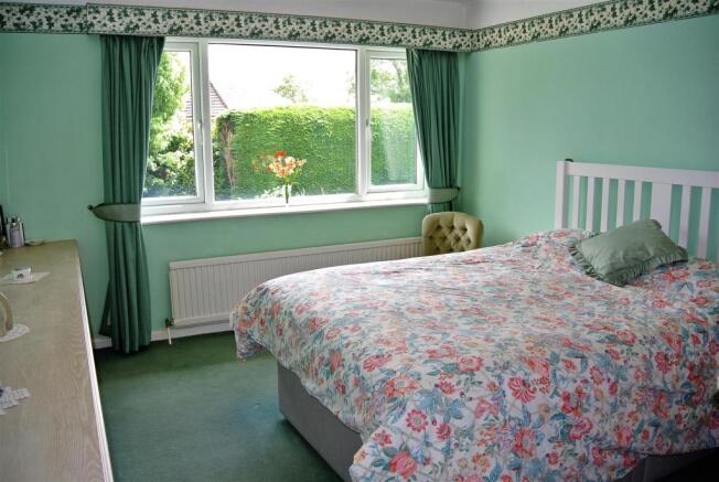 Bedroom 2.JPG