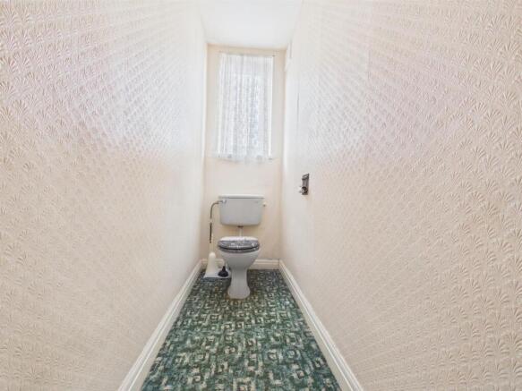 2 bed Flat for sale Image 11
