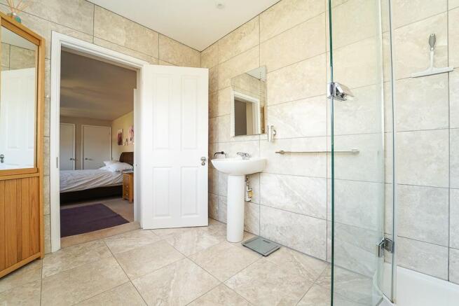 En-suite to Primary 