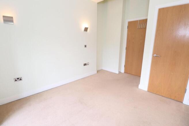 2 bed Flat to rent Image 6