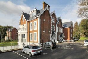 Flat 12, 7 Carter House, Calverley Park Gardens, Tunbridge Wells TN1 2JP