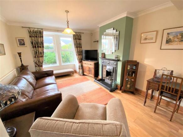 LIVING/DINING ROOM