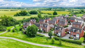 5, Jupiter Close, Aylesbury HP18 0ZZ