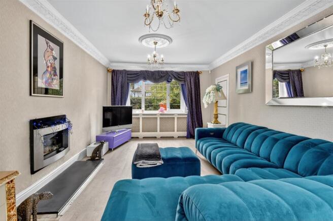 4 bed Detached for sale Image 10