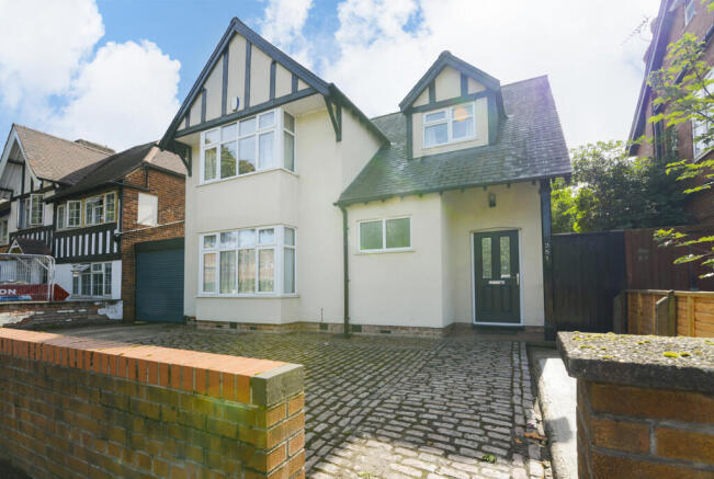 5 Bedroom Detached House - HMO
