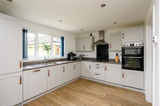 4 bed Detached for sale Image 10