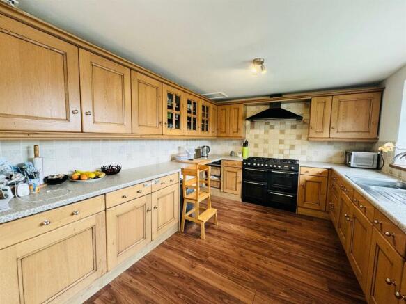 Kitchen Diner Living Area