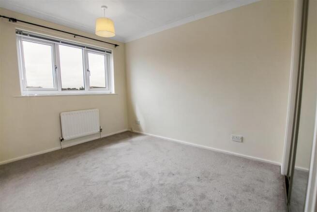 3 bed Semi-Detached for sale Image 8