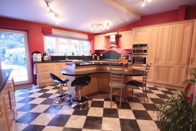 Kitchen/Breakfast Rm