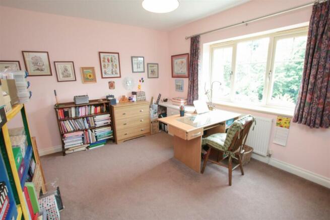 BEDROOM 4