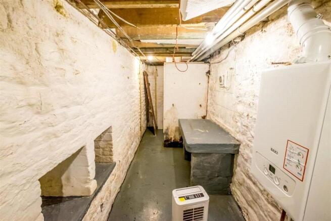 2 bed Terraced for sale Image 10