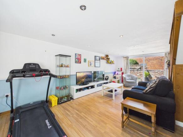 5 bed Detached for sale Image 10