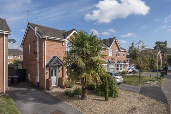 3 Tealby Close-028.JPG