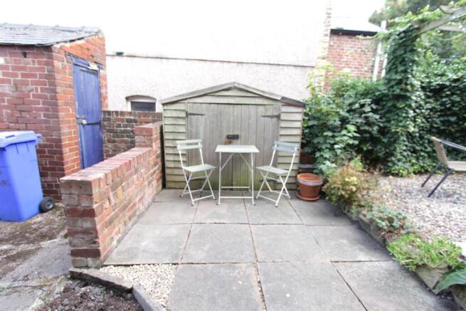 2 bed Terraced to rent Image 11
