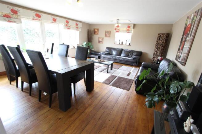 Sitting/Dining Room